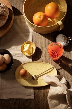 Flow breakfast og tapas tallerken gul fra Ferm Living