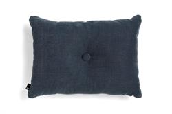 DOT Cuchion Tint sofapude med en knap midnight blue fra HAY