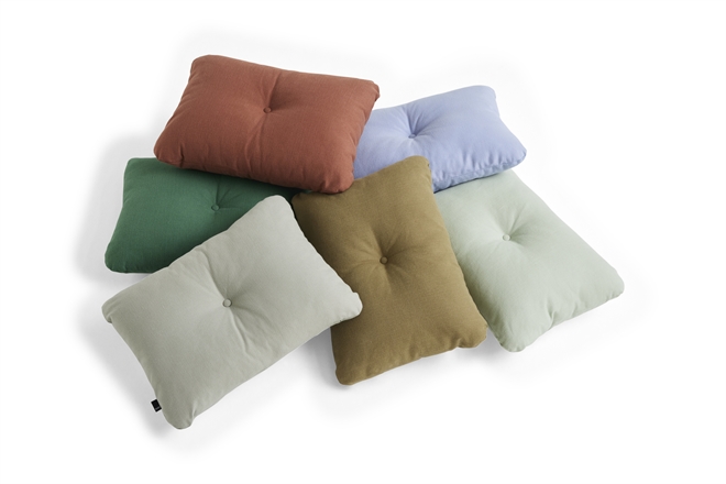 DOT Cushion XL - HAY pude med lille knap flere farver