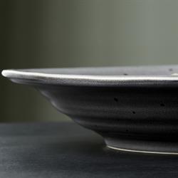Rustic keramik dybtallerken - skål i mørkegrå House Doctor