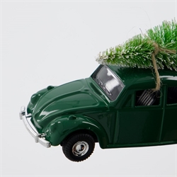 Julebil i grøn med juletræ på taget fra House Doctor