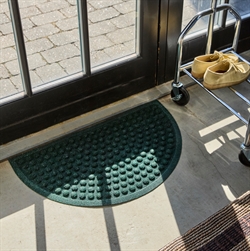 Dørmåtte HDEntry grøn 75x45 cm halvrund fra House Doctor