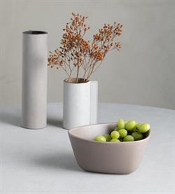 Stoneware skål medium warm grey fra LindDNA