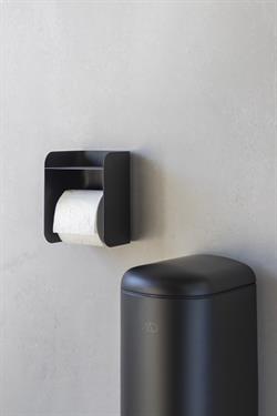 Carry toiletrulleholder med hylde i sort fra Mette Ditmer