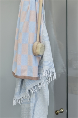 Retro håndklæde i lyseblå flere størrelser fra Mette Ditmer