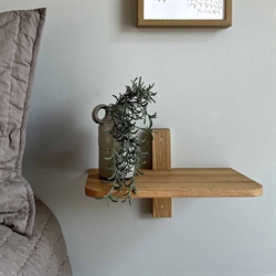NORD væghylde i egetræ – 30 cm fra MOUD Home