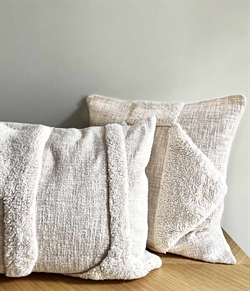 Kala beige pudebetræk 50x50 cm fra MOUD Home