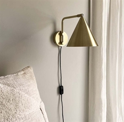Mas væglampe børstet messing 18 cm fra MOUD Home
