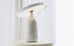 Eddy bordlampe marmor i hvid fra Normann Copenhagen