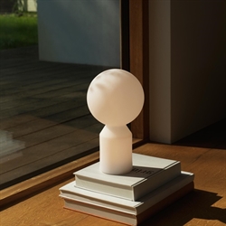Yo bordlampe hvid small fra Normann Copenhagen