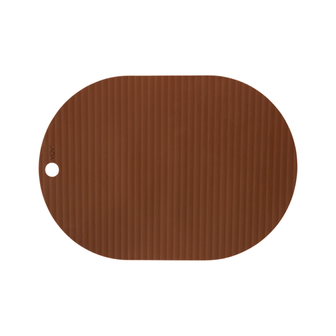 To dækkeservietter ovale i silikone - Ribbo fra OYOY caramel