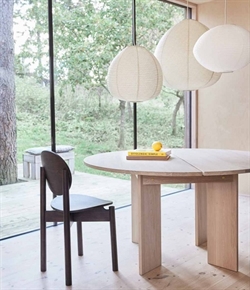 Oy Dining chair - spisebordstol i mørk træ fra OYOY